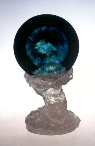 MC Mailleux, sculpture en cristal bleue